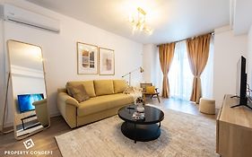 Central Spacious Apartment 1022